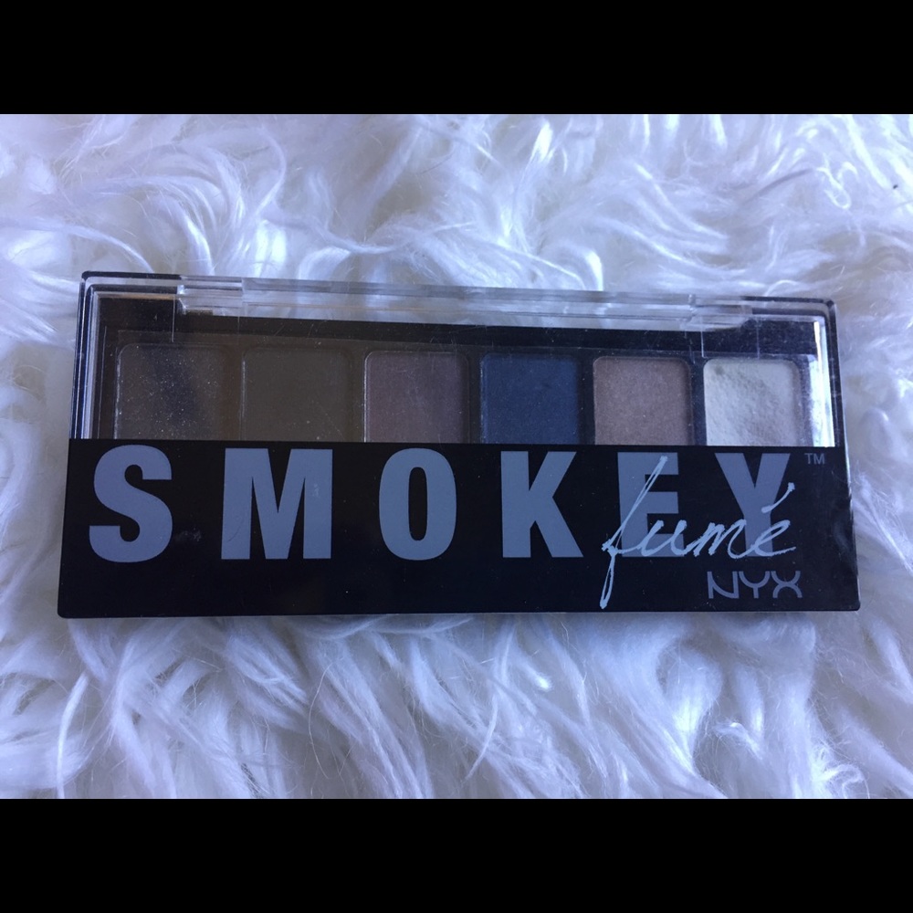 NYX Smokey Eyeshadow Palette